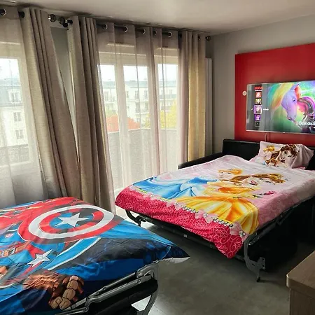 Cosy Disneyland Paris En Face De La Gare Rer Val D'europe Apartment