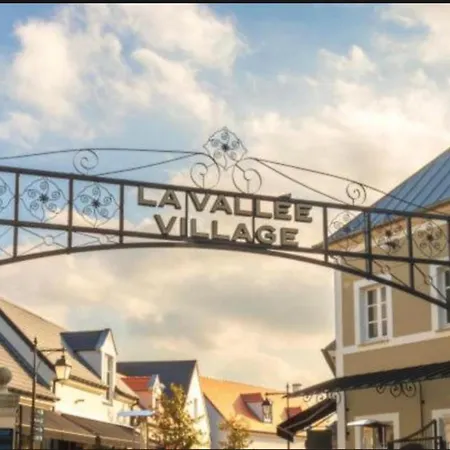 Apartment Cosy Disneyland Paris En Face De La Gare Rer Val D'europe *